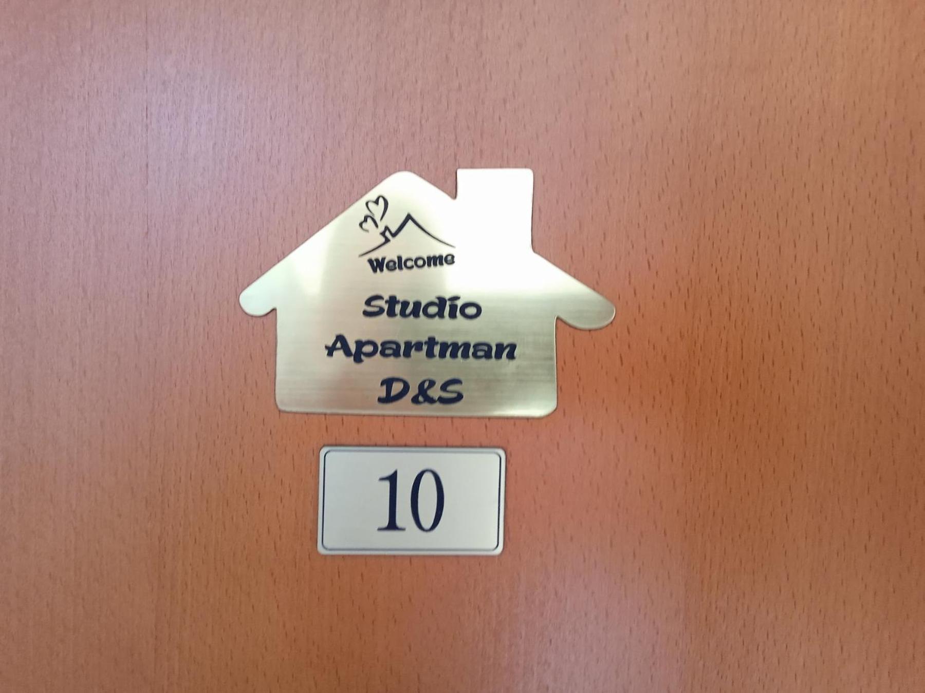 Studio Apartman D&S 플루지네 외부 사진
