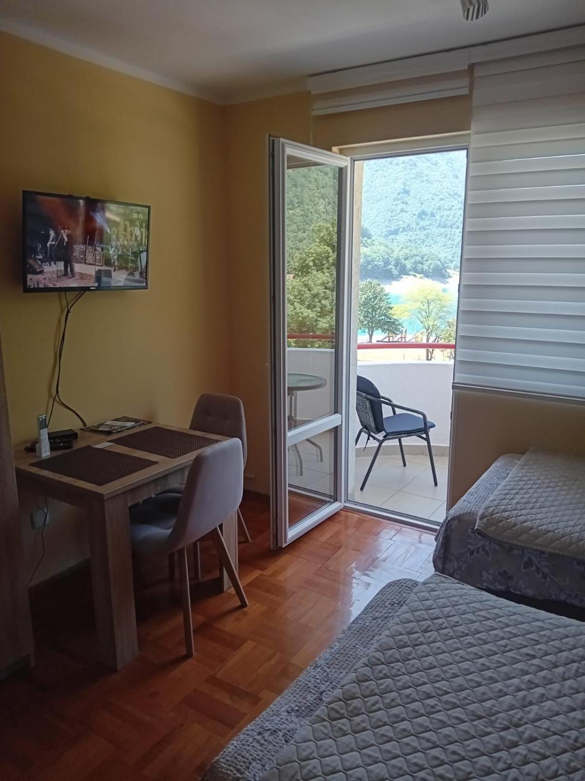 Studio Apartman D&S 플루지네 외부 사진